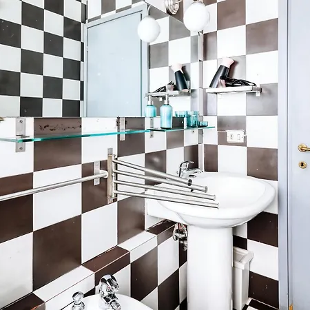 Apartamento Farini 6 *