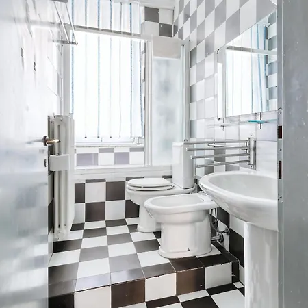 Farini 6 Apartamento